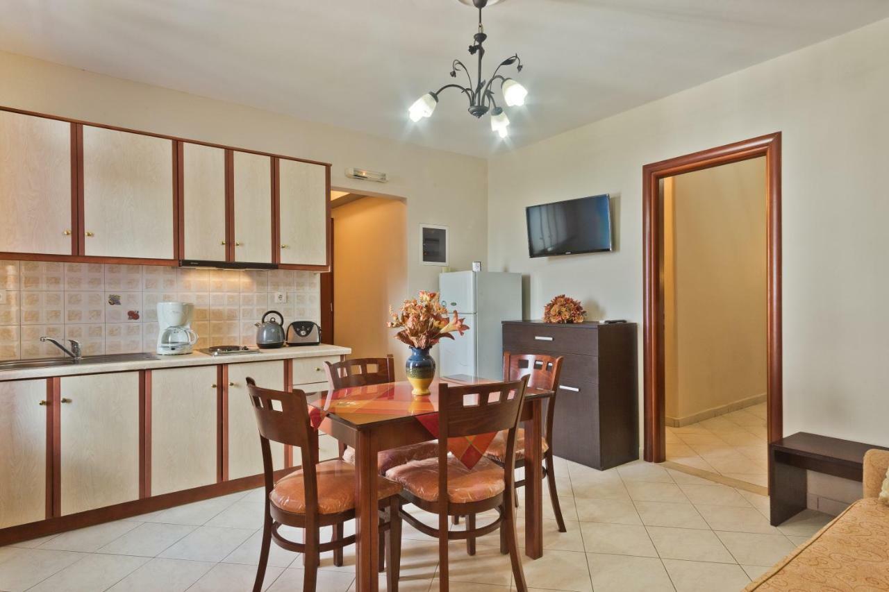 Alkioni Hotel Foiníkion Екстериор снимка